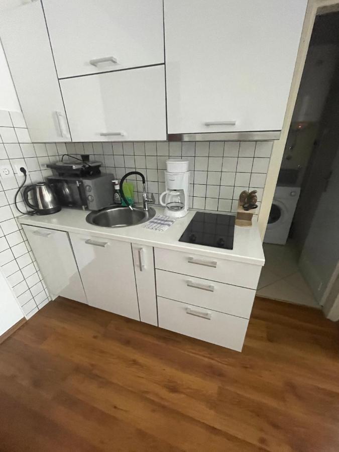 Apartment Deluxe Im Медулин Экстерьер фото
